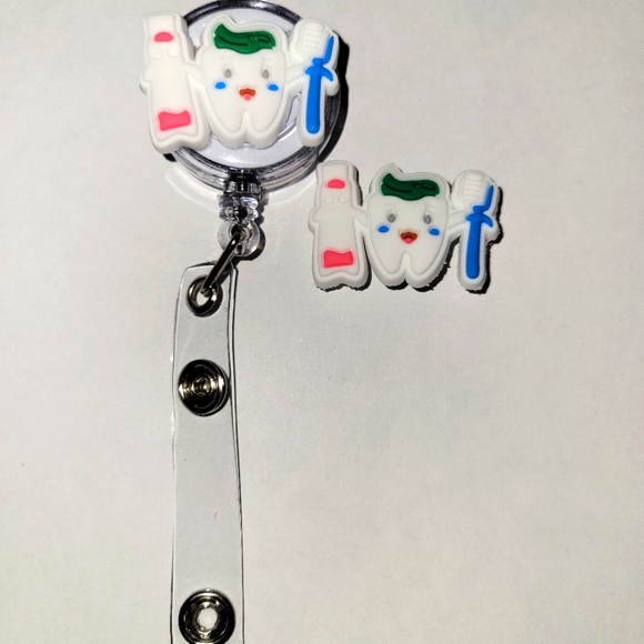 Dentist Retractable Badge & Jibbitz Charm - Picture 1 of 2